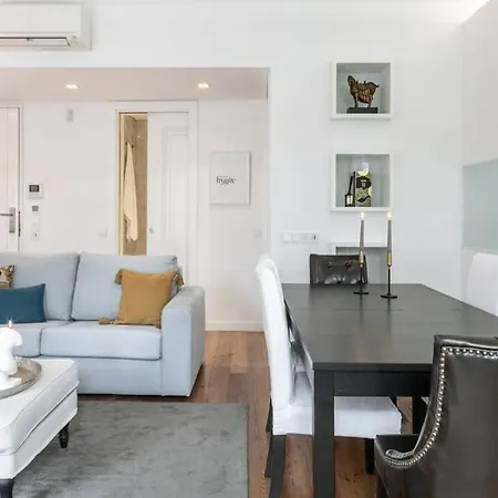 Apartment New! Charm That'S Difficult To Resist. W/ Garage. Lisbon